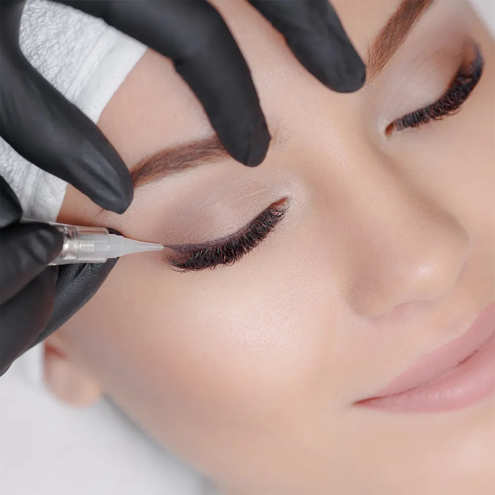 Soin Maquillage Permanent – Eye-Liner Classique Supérieur – (90 min)